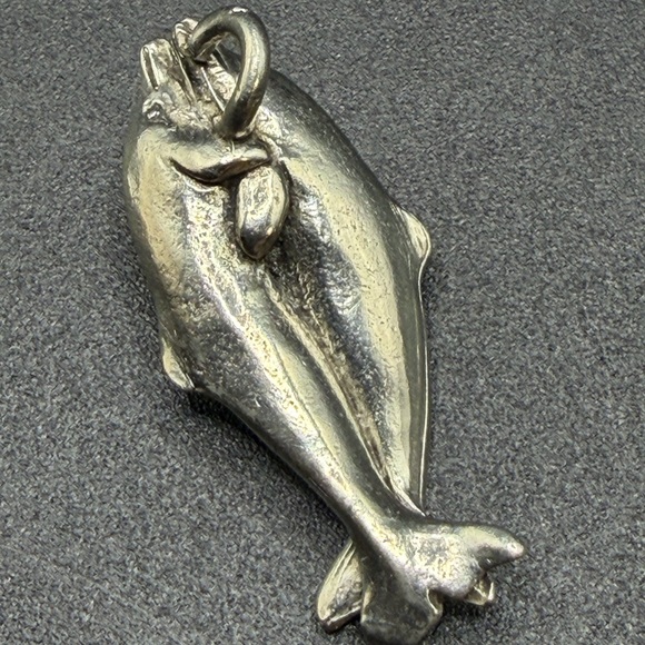 Dolphins Intertwined Silver Tone Metal Necklace Pendant Nautical Jewelry Charm - Picture 5 of 9